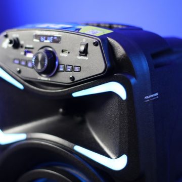 o que é uma caixa de som amplificada