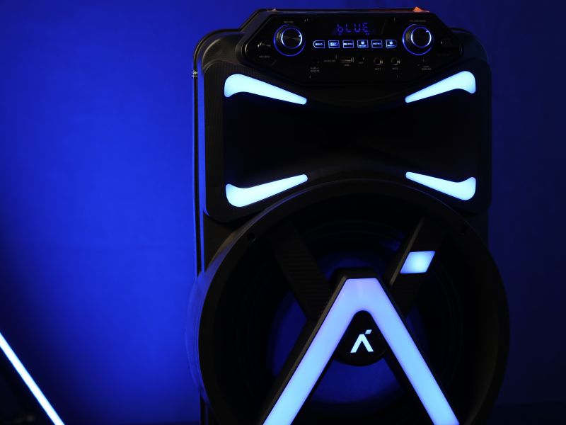 o que é uma caixa de som amplificada item