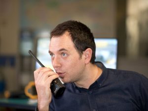 como usar rádio comunicador